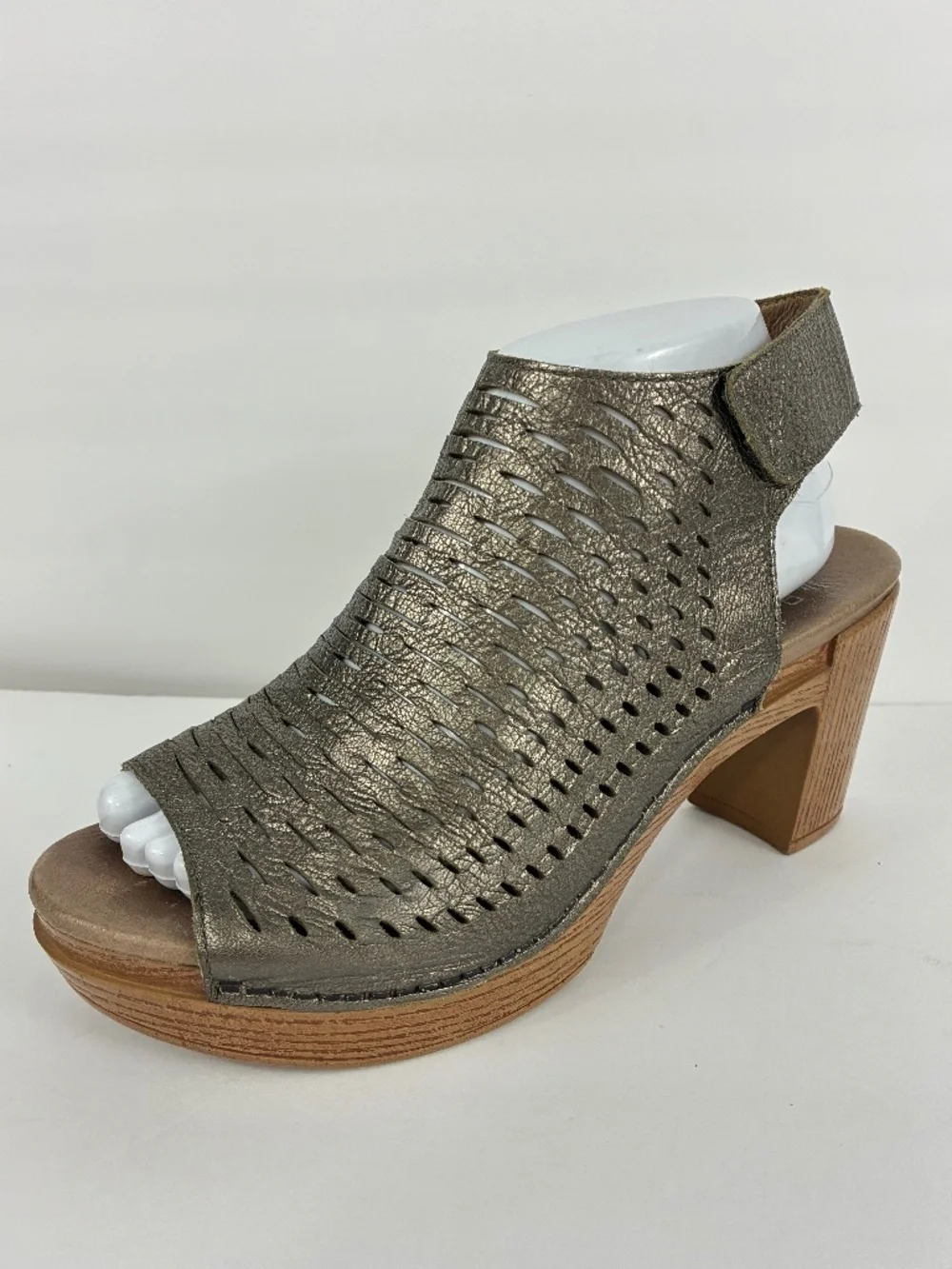 Dansko Danae Bronze Platform Sandals 8.5 9 Metallic Pewter Perforated Mules Clog